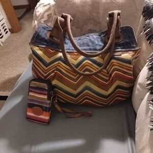 Fossil Multi ColoredChevron Shoulder Bag with  ID Pouches 9 By ,13